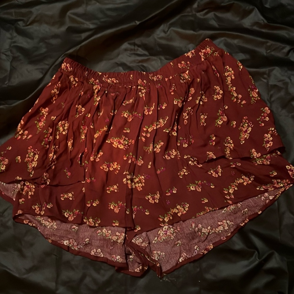 NWT Wet seal flowy floral plus size shorts